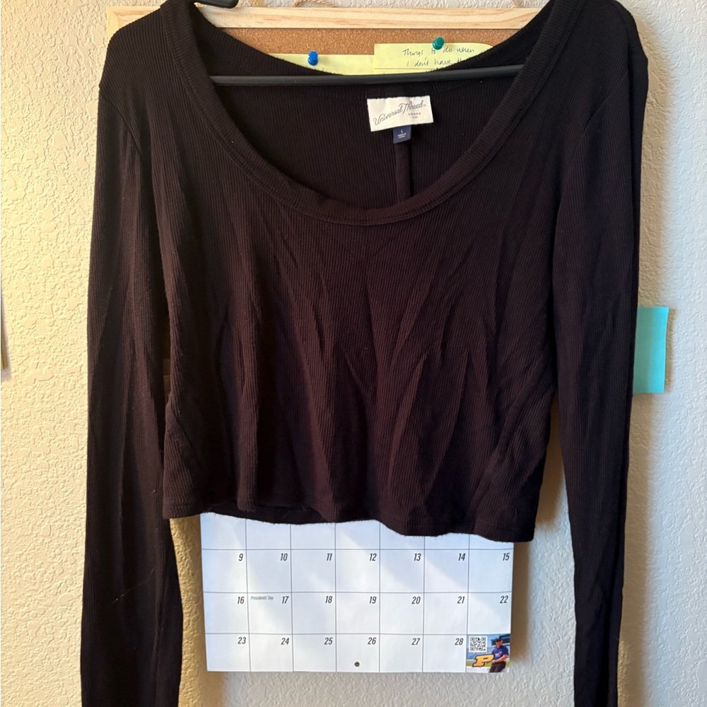 Black Long Sleeve Crop Top
